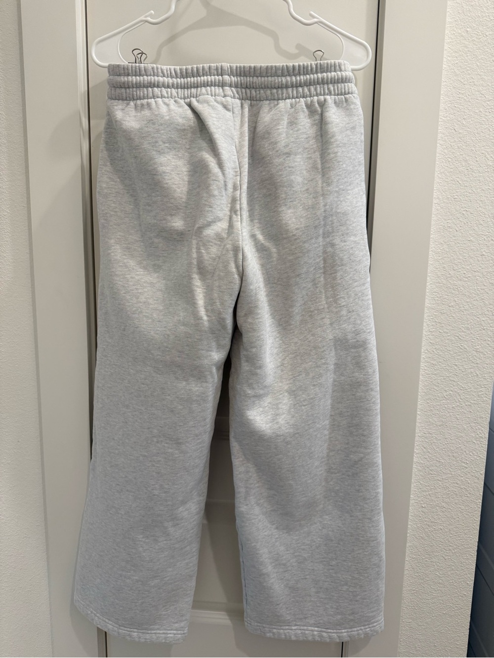 Aritzia Cozy Sweatfleece Boyfriend Wide Sweatpant - Light Gray - Picture 6 of 7